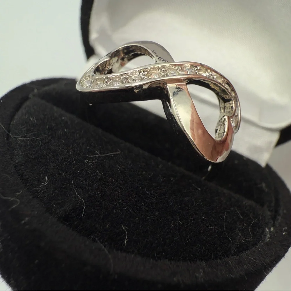 Elegant Silvertone Infinity Heart Ring